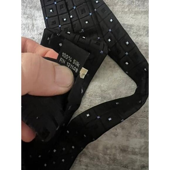 Michael Kors mens neck tie black w white squares pattern 100% silk - Picture 3 of 4